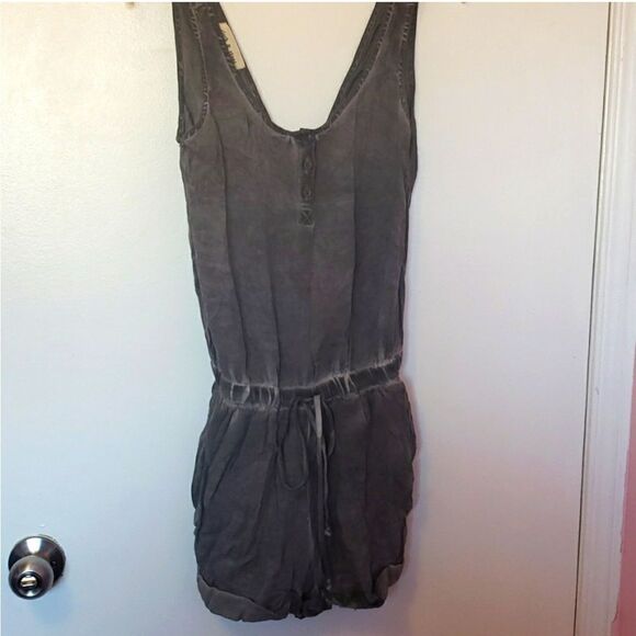 Cloth & Stone Romper - Picture 2 of 3